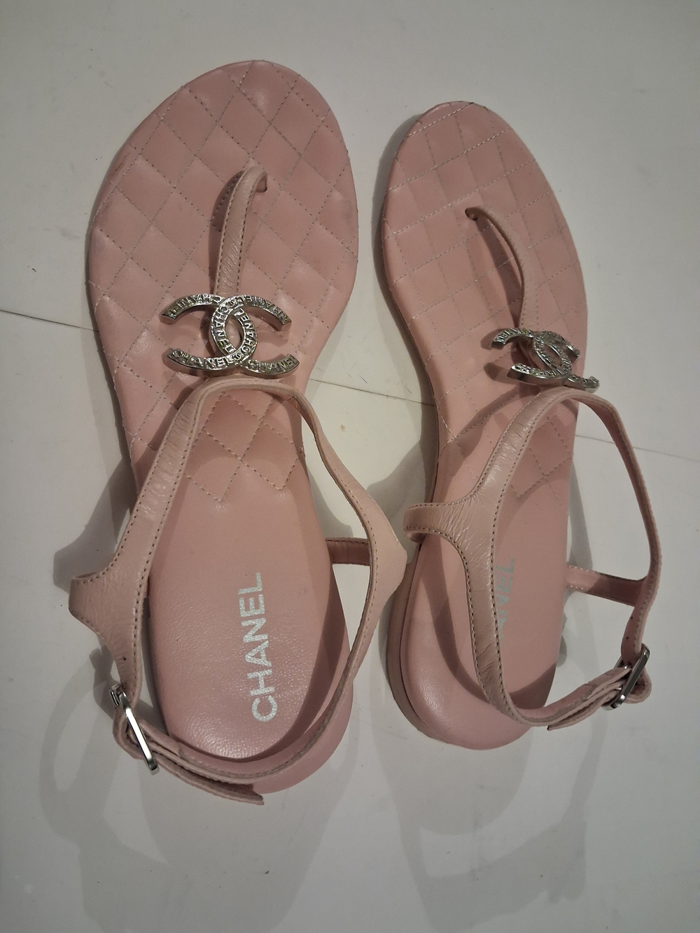 CHANEL Pink Quilted Logo Thong Sandals - Picture 3 of 16
